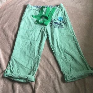 PINK Victoria’s Secret Roll-Up Capri’s